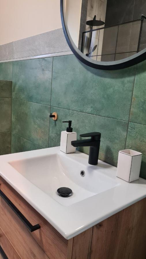 Urocze Apartamenty Na Wsi Goledzinow Exteriér fotografie